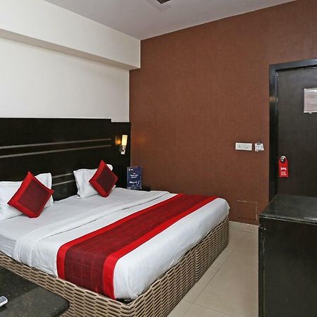 Oyo 13541 Otani Hotel Делхи Екстериор снимка