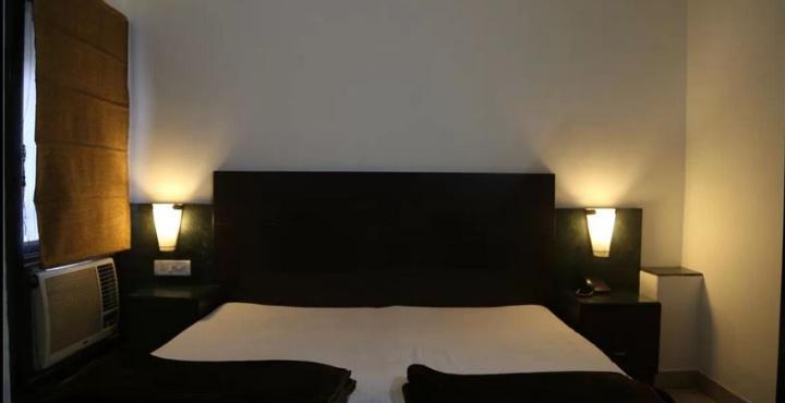 Oyo 13541 Otani Hotel Делхи Екстериор снимка