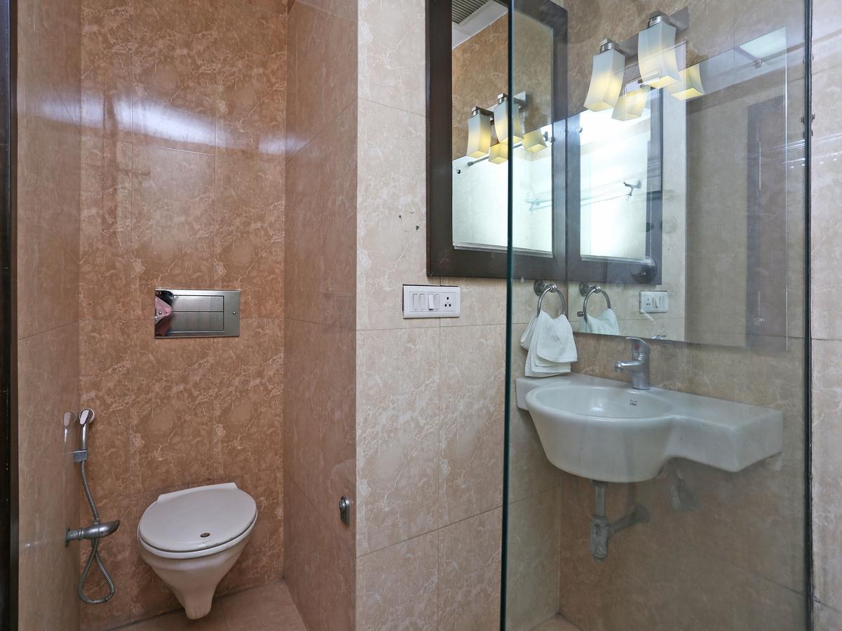 Oyo 13541 Otani Hotel Делхи Екстериор снимка