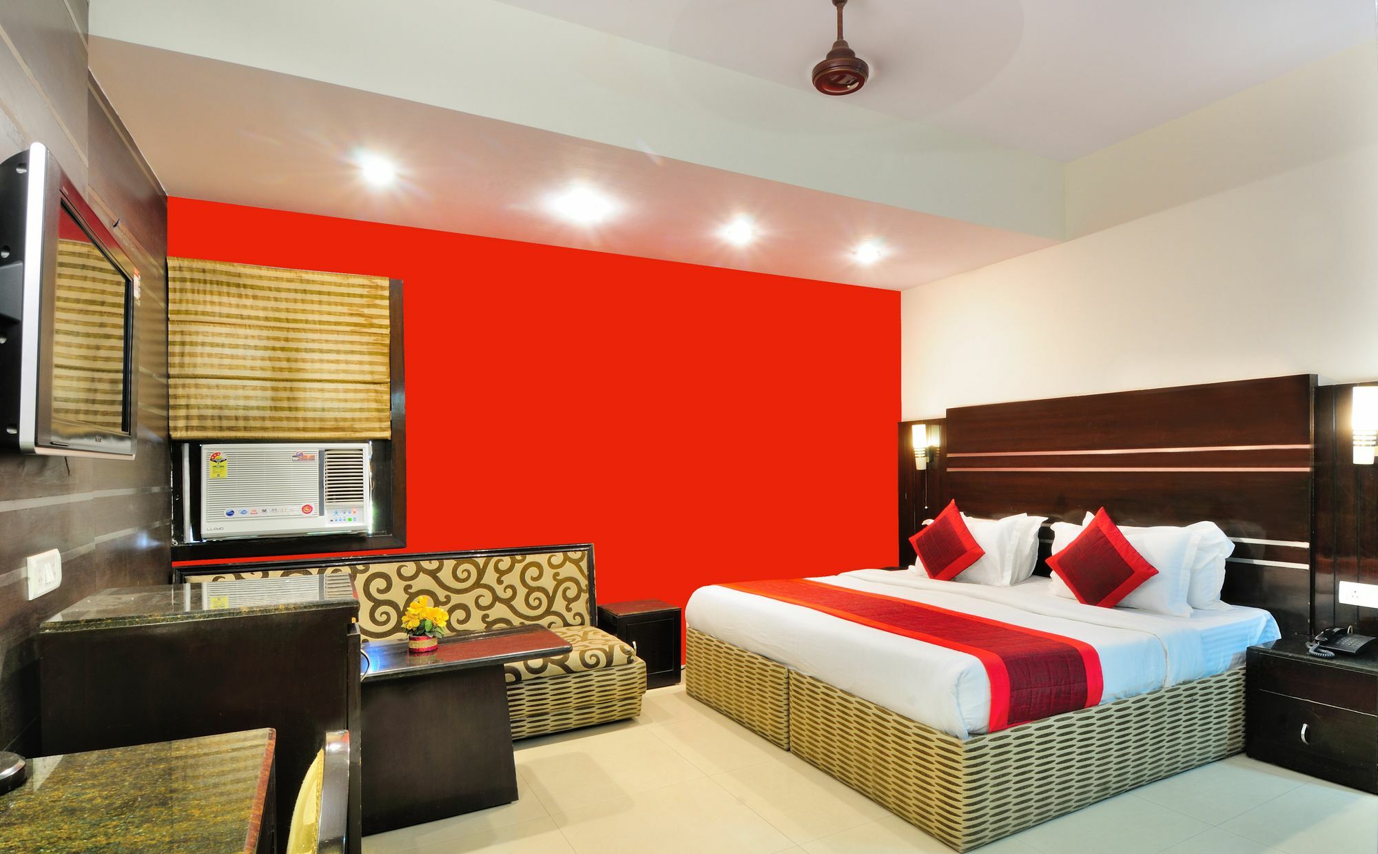 Oyo 13541 Otani Hotel Делхи Екстериор снимка