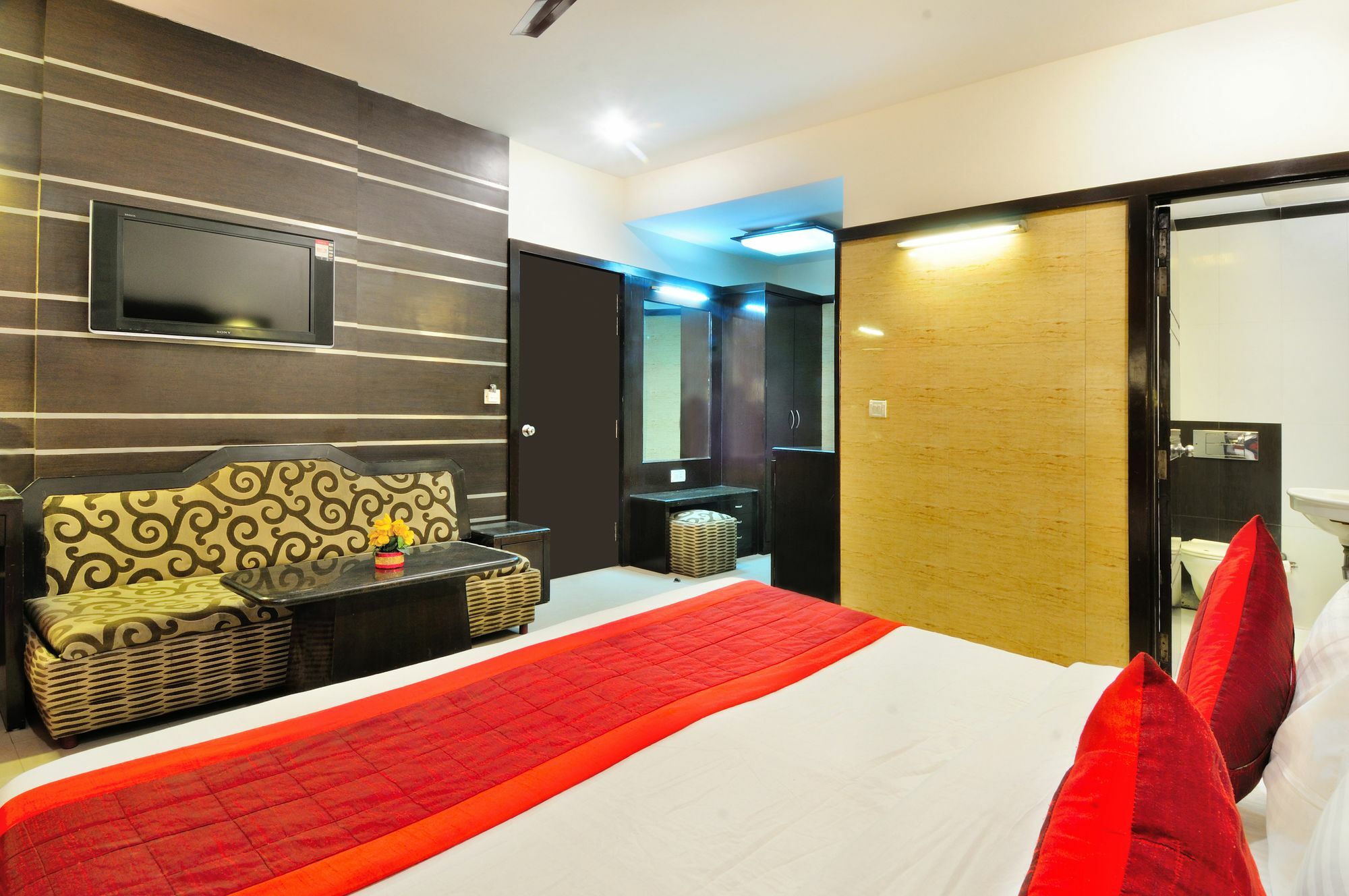 Oyo 13541 Otani Hotel Делхи Екстериор снимка