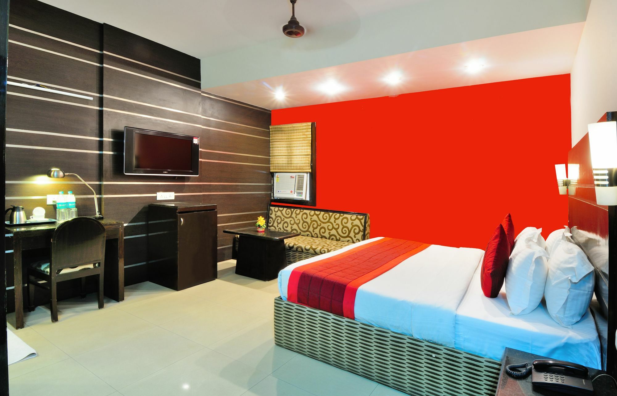 Oyo 13541 Otani Hotel Делхи Екстериор снимка