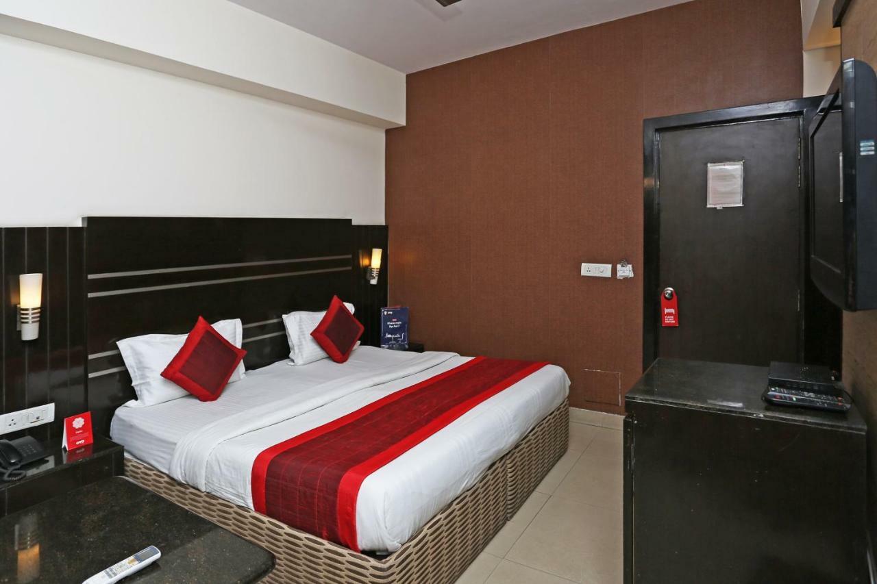 Oyo 13541 Otani Hotel Делхи Екстериор снимка