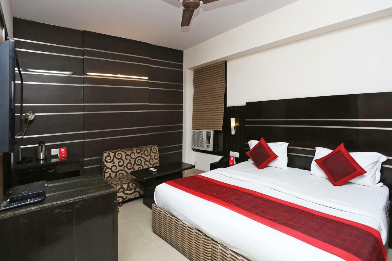 Oyo 13541 Otani Hotel Делхи Екстериор снимка