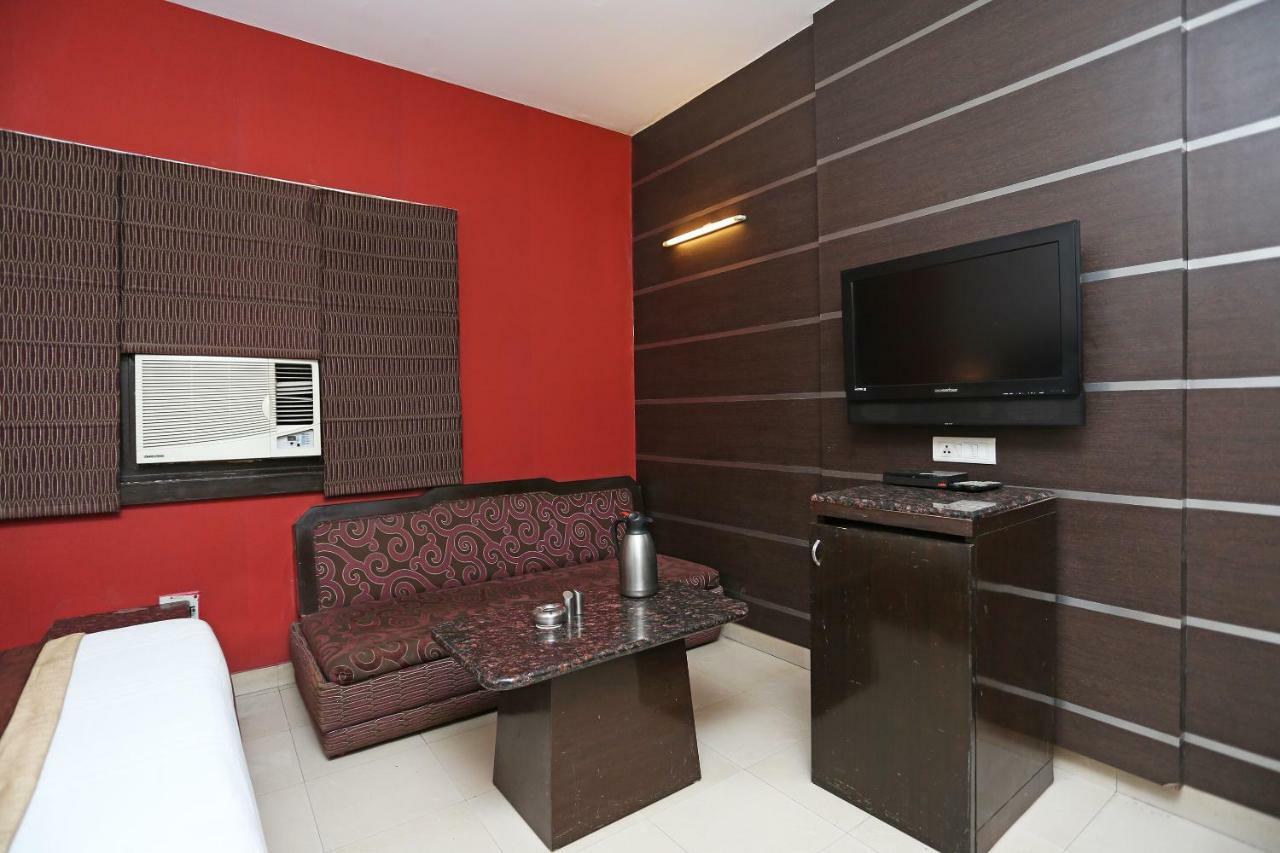 Oyo 13541 Otani Hotel Делхи Екстериор снимка
