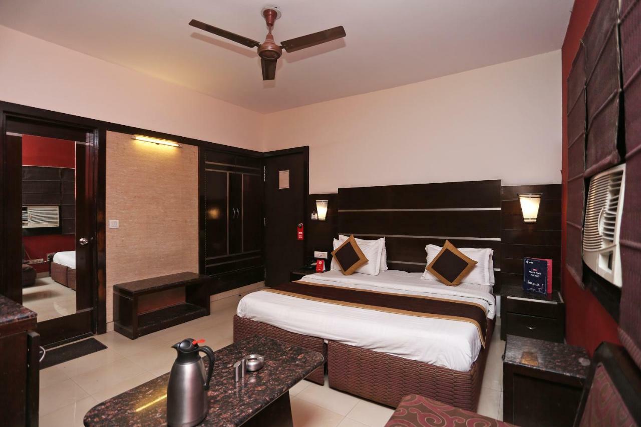 Oyo 13541 Otani Hotel Делхи Екстериор снимка