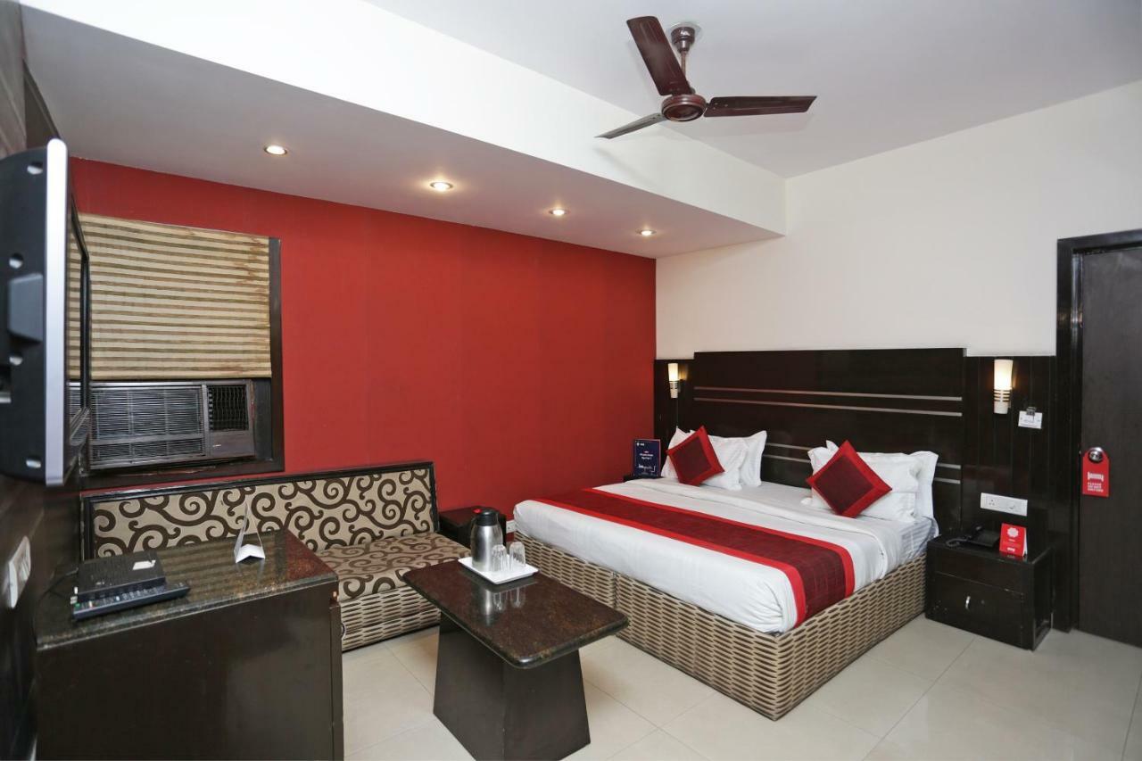 Oyo 13541 Otani Hotel Делхи Екстериор снимка